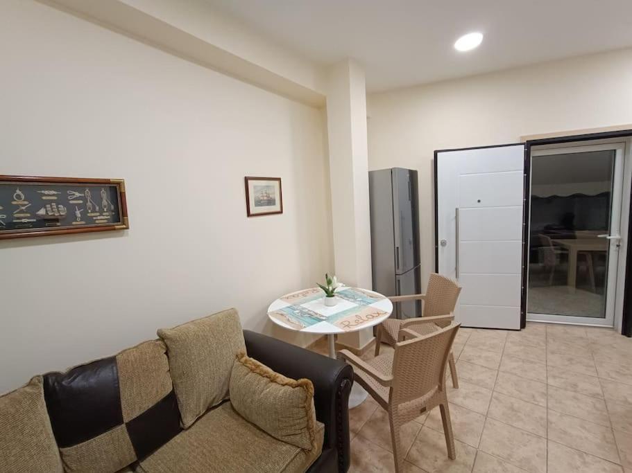 Athens Sky Suites 1 Pire Dış mekan fotoğraf