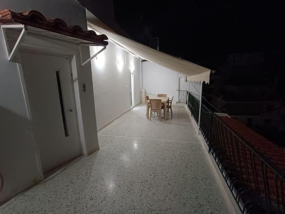 Athens Sky Suites 1 Pire Dış mekan fotoğraf